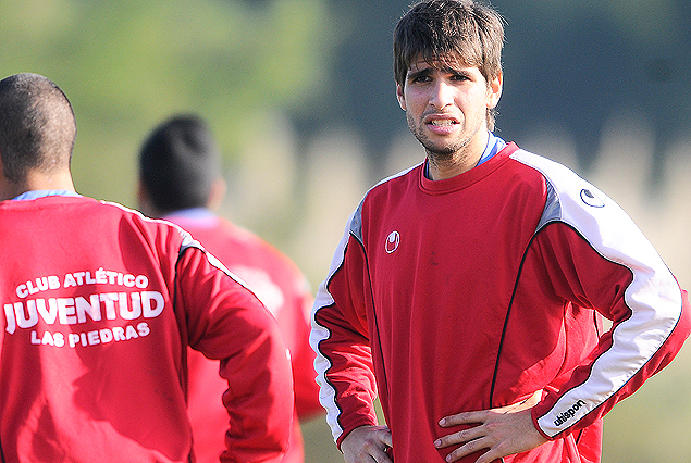 Rodrigo Cabrera renovó contrato con Juventud. 