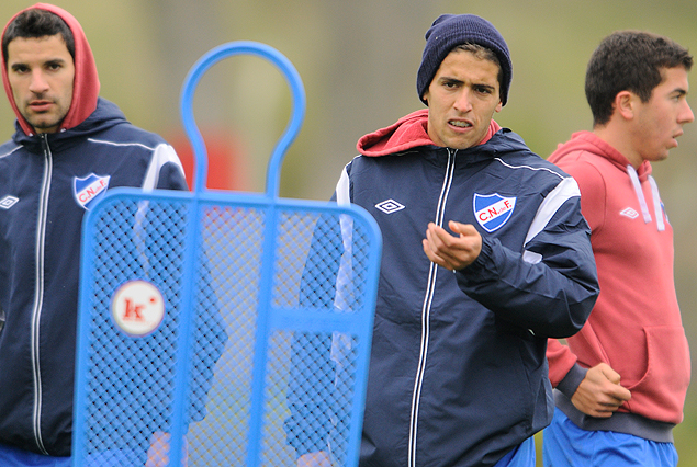 Juan Manuel Díaz, Nicolás Prieto y Carlos De  Pena, en el equipo titular.