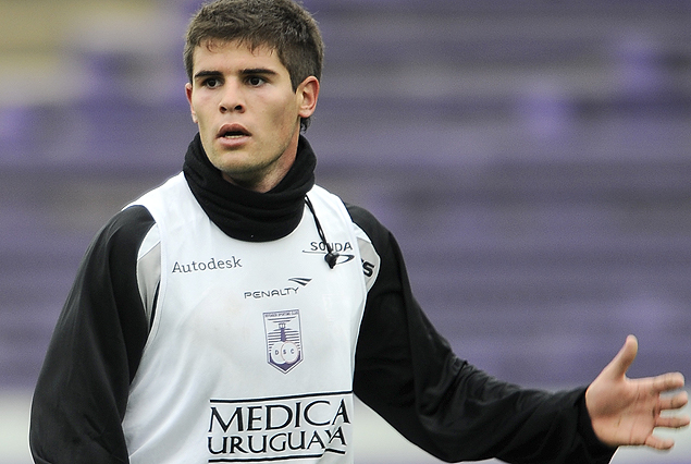 Federico Gino se apronta para ser titular en los violetas. 