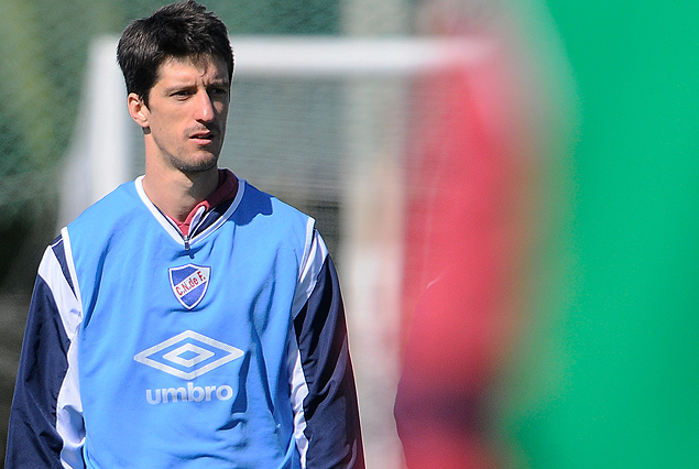 Alvaro Fernández ocupó la plaza de Maximiliano Calzada que continúa en sanidad. 