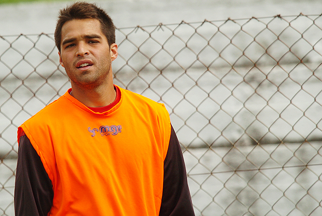 Federico Fernández, se perfila para jugar de entrada ante El Tanque Sisley.