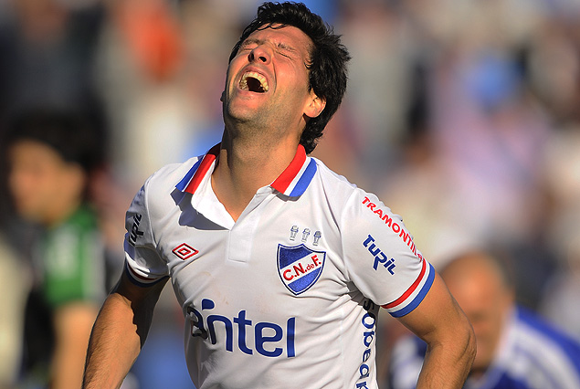 Ignacio González se llena la boca de gol en el festejo de su primer tanto tricolor. 