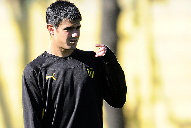 El zaguero aurinegro Joaquín Aguirre es el refuerzo que gestiona El Tanque Sisley.