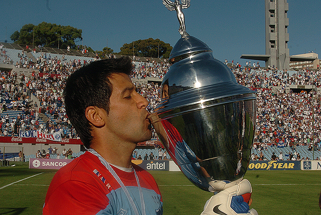 Rodrigo Muñoz, tras la victoria frente a Liverpool 1:0, y con la Copa, la décima de los tricolores en el historia del Apertura.