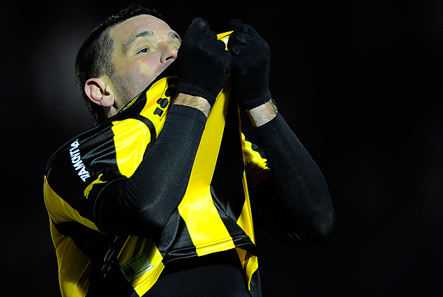 "Tony" Pacheco en el final increíble, de festejo y desahogo aurinegro por el penal que pateó el capitán que se le escapó a Campaña. 