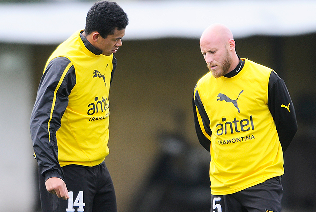 Sebastián Píriz y Marcel Novick en el doble cinco de Peñarol frente a River Plate en el Apertura. 