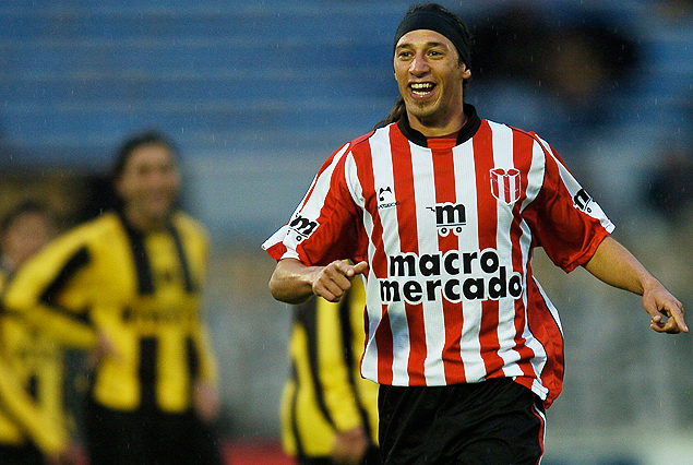 Richard Porta con la camiseta de River Plate frente a Peñarol en el Torneo Apertura 2007.