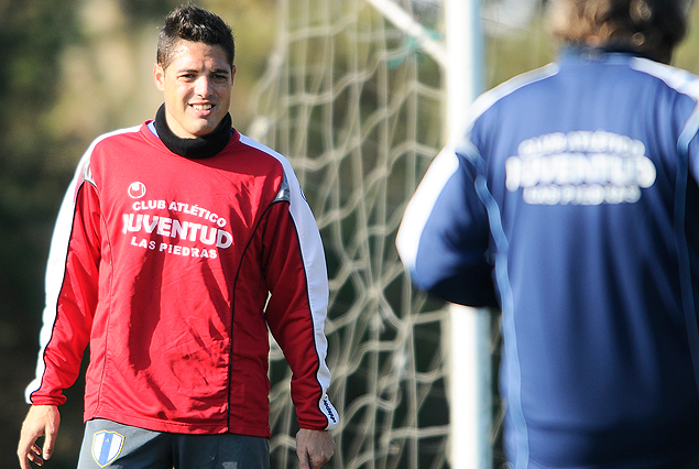 Alejandro Reyes, se desvinculó del equipo argentino que defendía, y firmó con Juventud por dos años.