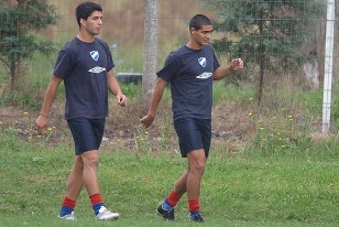 Con Luis Suárez, en Los Céspedes, en Nacional. "Luis es pura potencia y gol", sentenció Gonzalo Castro.