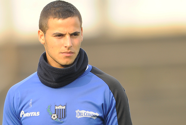 Guillermo De Amores en el arco negriazul. 