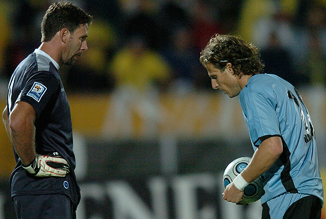 Uruguay vencía a Ecuador  2:1 en Quito por las Elimatorias Sudáfrica 2010 con gol de Diego Forlán desde el punto penal.