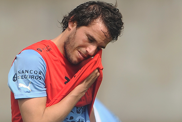 Alvaro "Tata" González regresa al mediocampo uruguayo. 