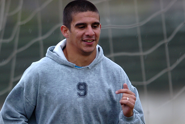 Jefferson Moreira en el lateral izquierdo verdinegro. 