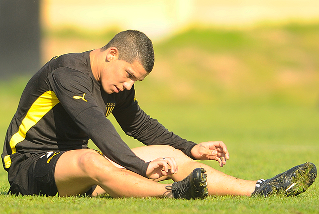 Carlos Núñez sufrió sobrecarga muscular. 