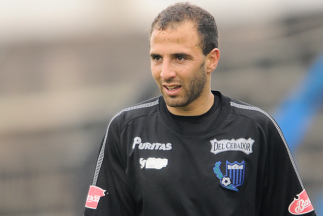 Agustín Peña autor del gol de Liverpool entre los titulares.