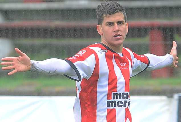Los brazos abiertos de Leandro Rodríguez tras estampar el segundo gol de River, el que cerró la victoria.