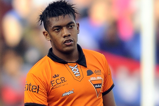 Santiago González lesionado, en principio esguince de tobillo radiografía para confirmar. 