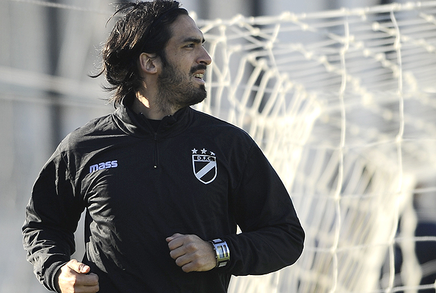 Sergio Leal en carrera a su reaparición ante Nacional. 