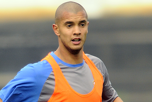 Silvio Dorrego en el mediocampo de Juventud.