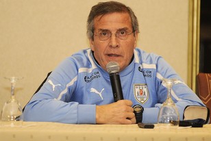 “Que Markarian, sea uruguayo es solo una anécdota”, comentó el Maestro en conferencia en el Hotel Sheraton de Lima.