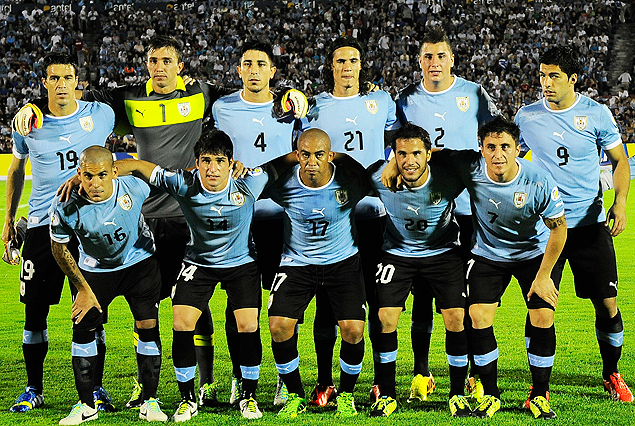 La formación de Uruguay frente a Colombia.