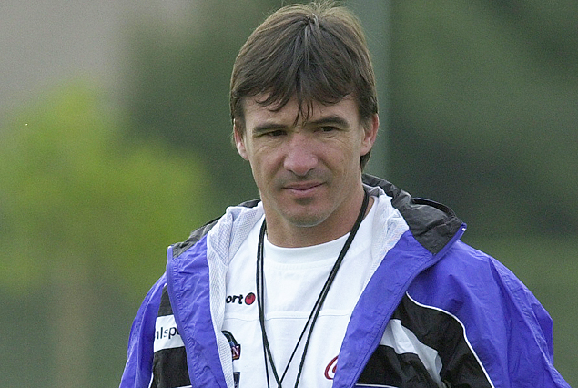 Prof. Alejandro Valenzuela.