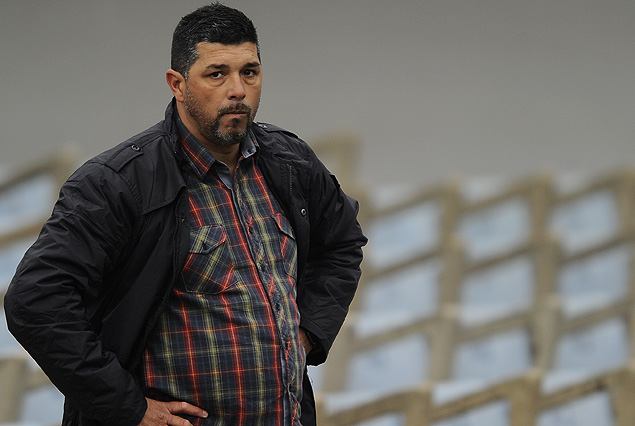 Leo Ramos en la Platea América luego de la expulsión, festejó los goles y el triunfo. 