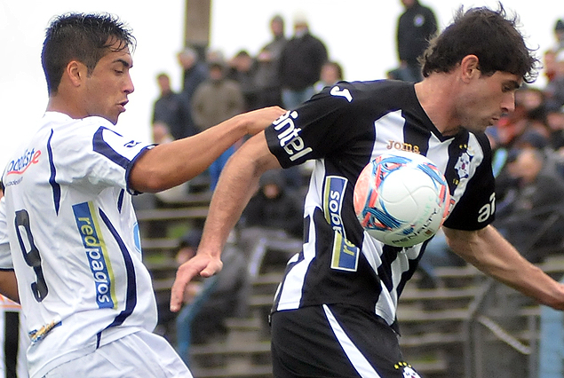 Jaime Baez y Gastón Bueno en el empate de Wanderers 1:1 Juventud. 