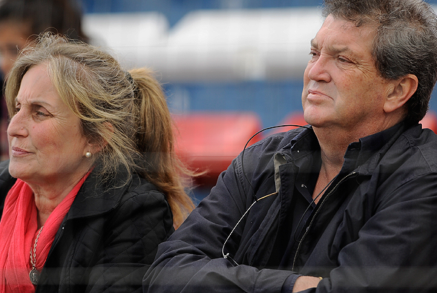Los padres de Iván Alonso disfrutando la actuación de su hijo, en la platea Delgado.