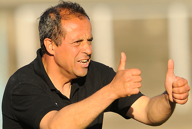 Danilo Baltierra, entrenador de Cerro, le subió el pulgar al equipo por la gran victoria. 