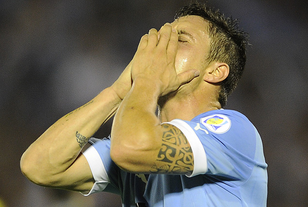 Cristian Rodríguez y un gesto final que lo dice todo.