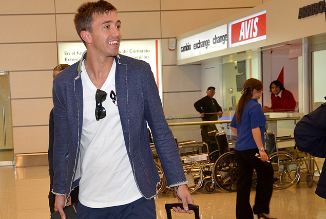 Fernando Muslera llegó a las 10.40 a Carrasco y de inmediato se trasladó al Complejo Uruguay Celeste. 