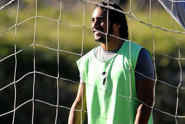 Gastón Puerari al ataque en el verdinegro.