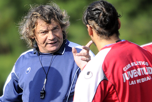 Mario Saralegui, entrenador de Juventud, en la semana que cierra el viernes con ensayo interno.