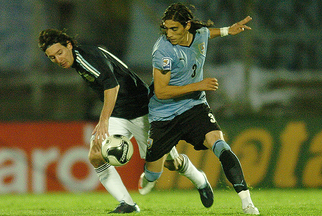 Uruguay-Argentina, martes a las 21.30 horas en el Estadio Centenario, por la última fecha de las eliminatorias sudamericanas.
