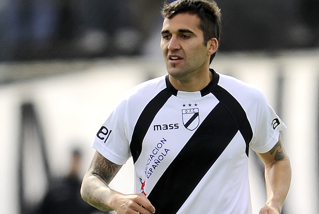 El volante Pablo Míguez estará a disposición de Leo Ramos en el próximo partido ante Miramar Misiones.