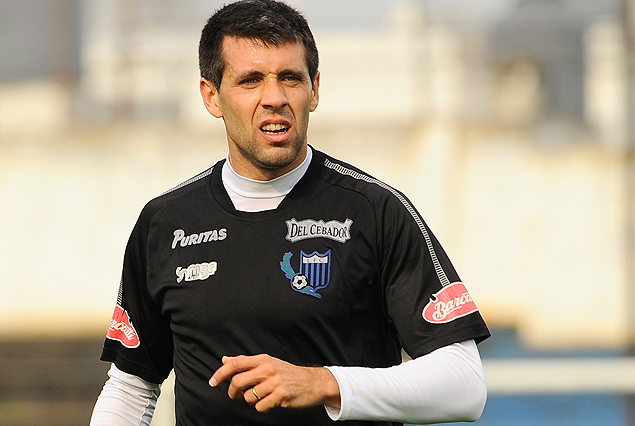 Paulo Pezzolano en el ataque de Liverpool.