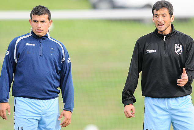 Líber Quiñones y Gonzalo Porras, pisan fuerte en el "nuevo" Danubio.