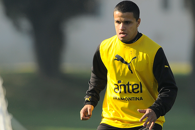 Nicolás Raguso se subió al lateral izquierdo por la baja de Darío Rodríguez.