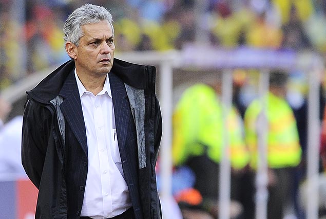 Reinaldo Rueda, entrenador colombiano de la Selección de Ecuador, emocionado, a un paso del mundial. 