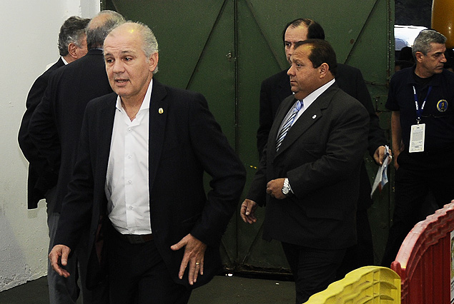 Alejandro Sabella, DT de Argentina, ingresando al Estadio Centenario.