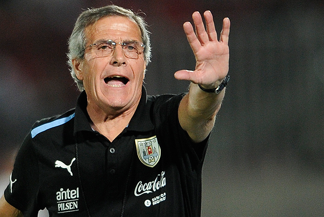 Washington Tabarez. Entrenador de la Selección Nacional. Socio de A.U.D.E.F
