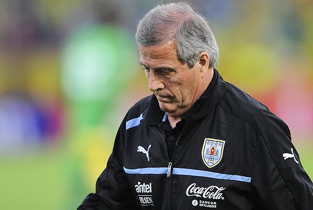 El Maestro Tabárez analizó la derrota Celeste, el final de las Eliminatorias y el repechaje: "hay que pensar en Argentina y Jordania".
