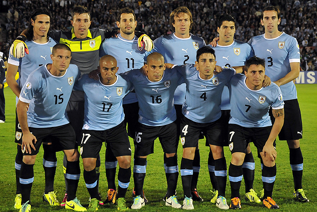 Formación titular de Uruguay en el clásico ante Argentina.