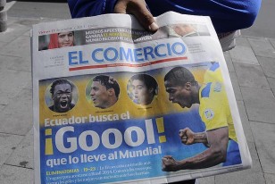 La portada de hoy de "El Comercio" clamando por la conquista de un gol que los lleve al mundial.
