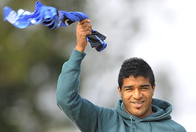 Rodrigo Aguirre en la imagen de la alegría del goleador con la camiseta de Liverpool