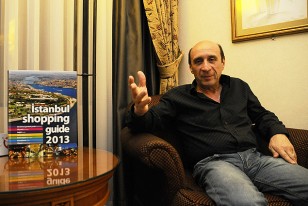 Bañales durante la realización del reportaje en Estambul.