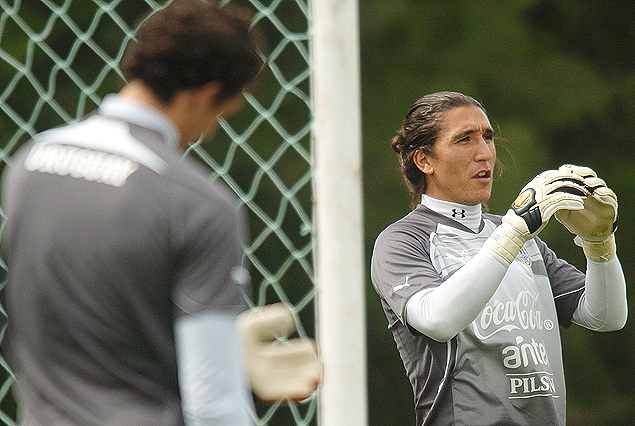 Martín Silva se calza los guantes para ser titular, Juan Castillo regresó a la convocatoria.