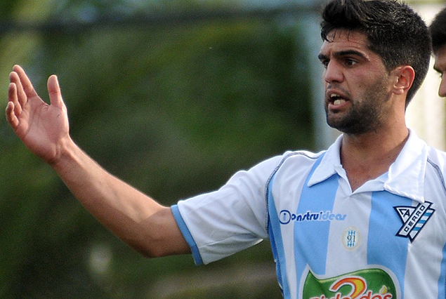 Gabriel De León suspendido por quinta amarilla en Cerro.