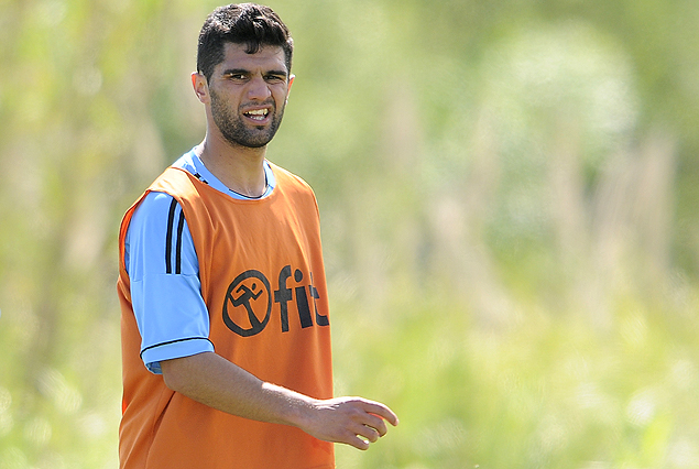 Gabriel De León camino al lateral derecho de Cerro.